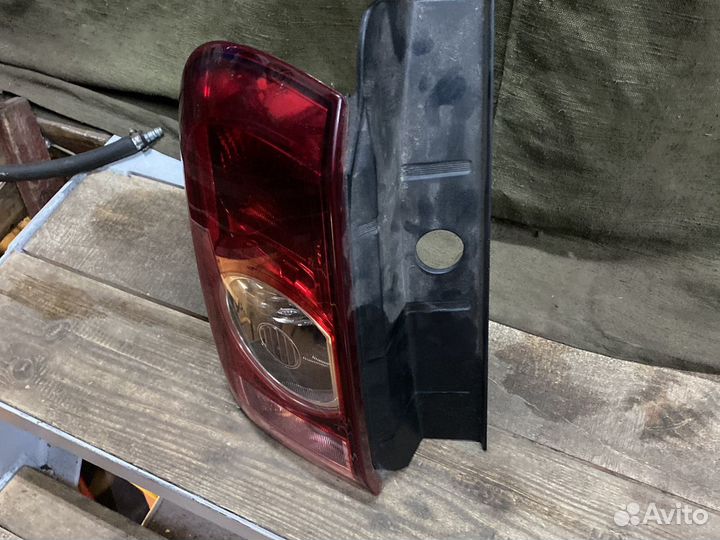 Фонарь левый рено дастер