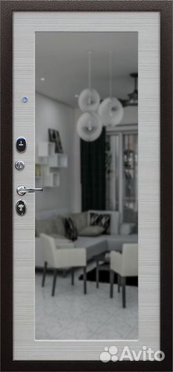Входная дверь с зеркалом