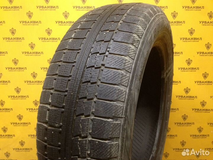 Toyo Winter Tranpath MK4a 215/60 R17