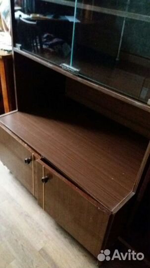 Книжный шкаф