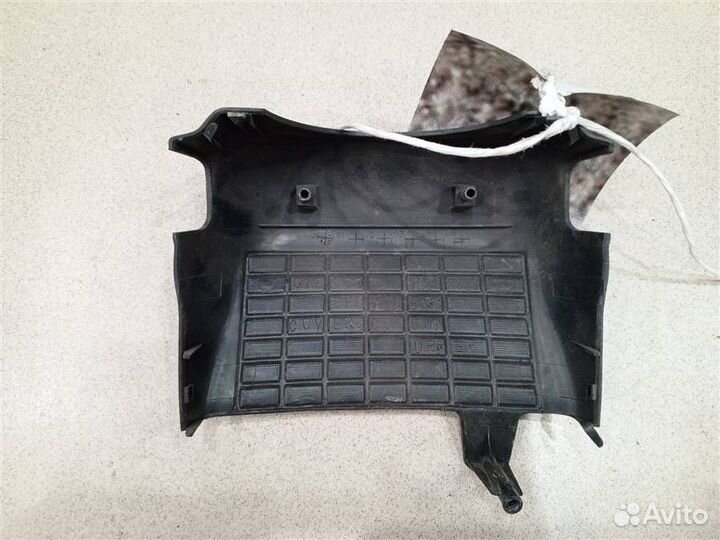 Кожух рулевой колонки верхний Mitsubishi Pajero i