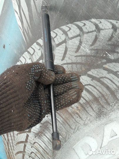 Стойка амортизатор капота бмв 5 E60 E61 BMW 5 E60