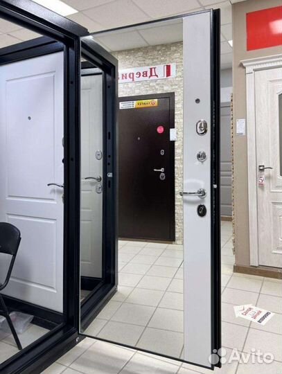 Дверь входная 9см зеркало эмалит