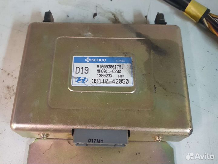 Блок управления двигателем Hyundai starex 1 2.5