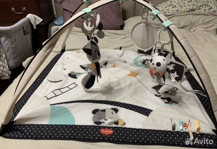 Развивающийся коврик tiny love