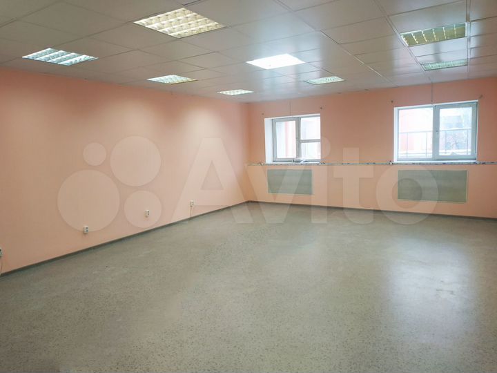 Офис, студия, салон 55 м²