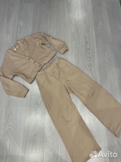 Костюм бежевый