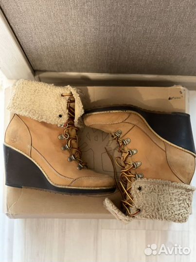 Ботинки женские осенние на танкетке Timberland