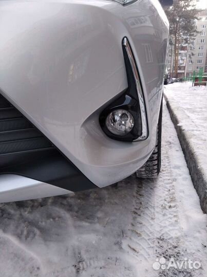 Противотуманные фары Toyota Vitz 2017-2020г