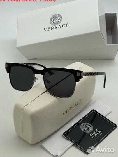 Солнцезащитные очки versace