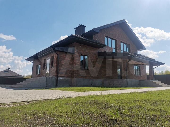 Дом 320 м² на участке 18 сот.