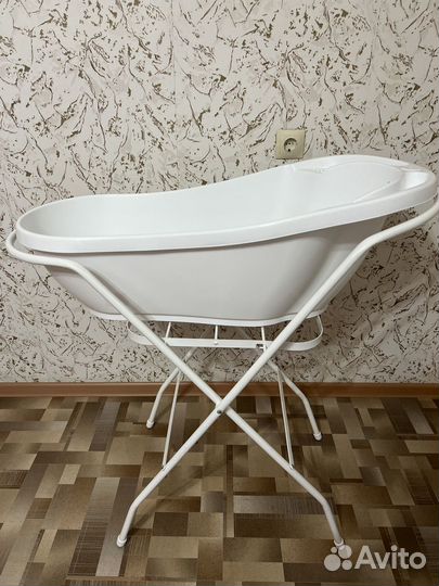 Ванночка для купания с подставкой
