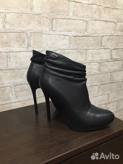 Полусапожки Renzoni натуральные 37 размер