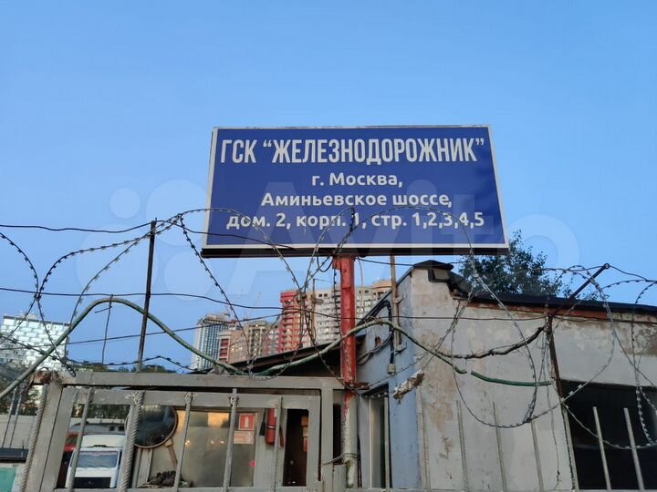Гараж, > 30 м²