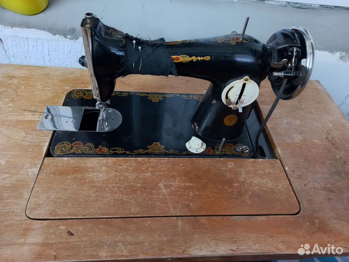 Ножная швейная машинка Подольск