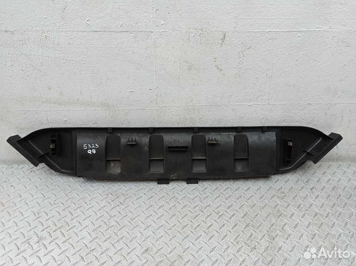 Воздуховод Audi Q7 4L 4L0121285