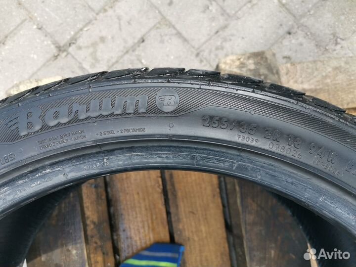 Barum Bravuris 2 255/35 R18 94W