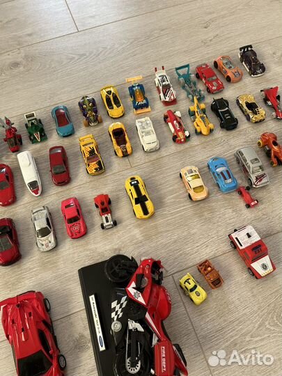 Hot wheels машинки