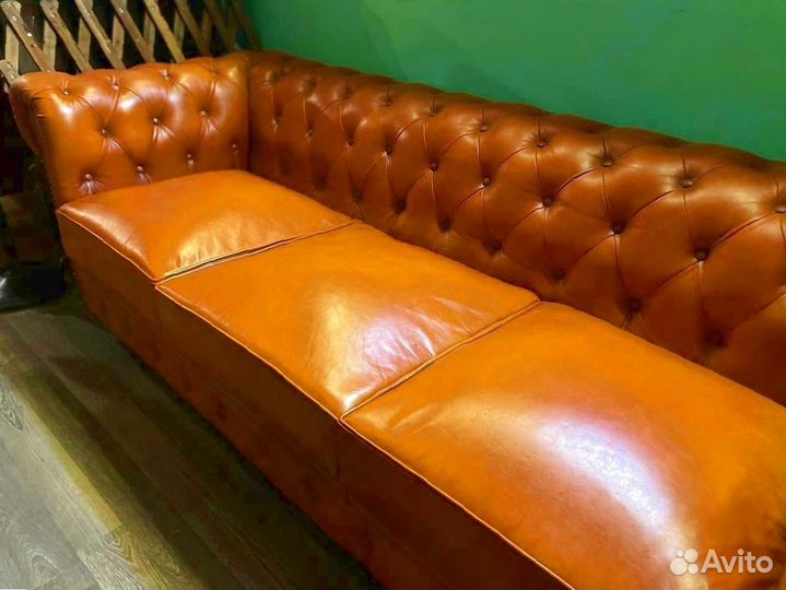 Диван кожаный честер