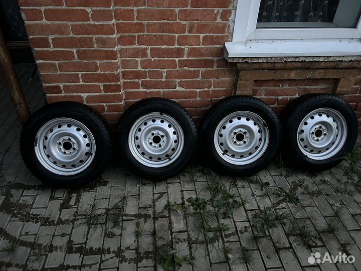 Hankook Winter I'Cept IZ2 175/70 R14