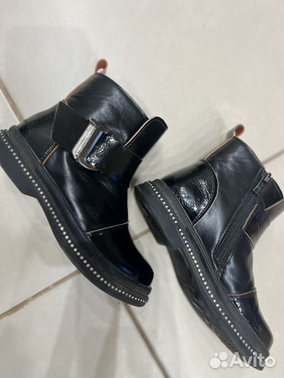 Ботинки для девочки 30