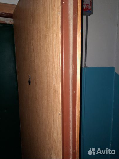 Металлическая дверь бу обшита деревом