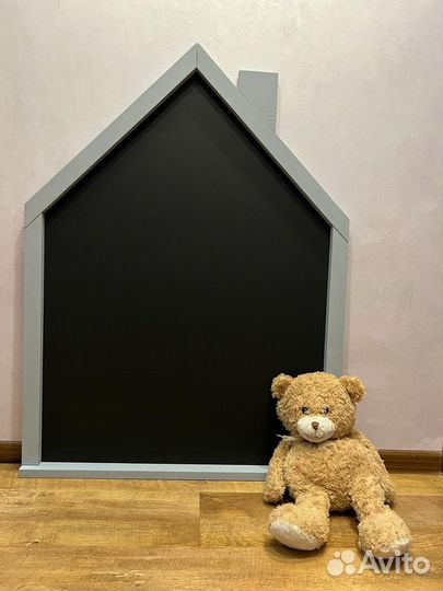 Меловая доска в форме домика