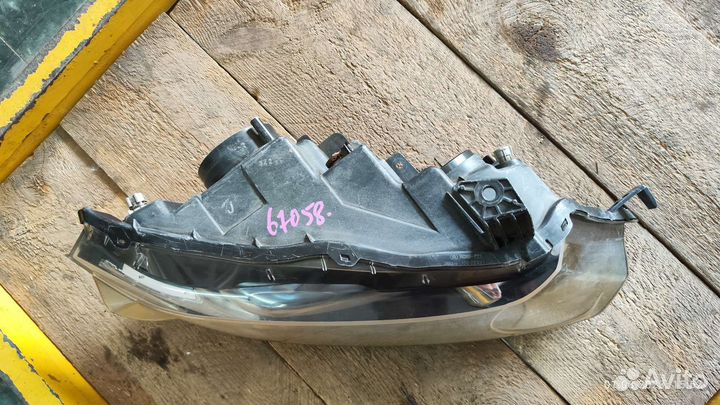 Фара передняя правая Honda Odyssey RB1