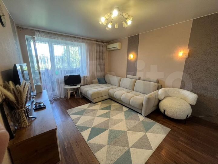 2-к. квартира, 51 м², 8/10 эт.