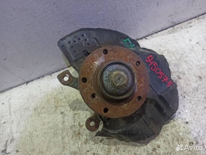 Кулак передний правый бмв