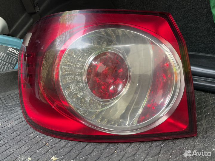 Фонарь задний левый volkswagen golf plus