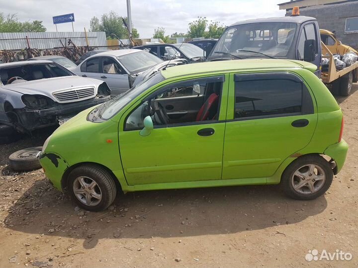 Передняя правая форточка деу матиз