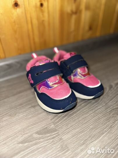 Кроссовки для девочки 25 размер