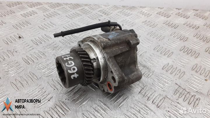 Насос вакуумный Toyota Hilux 8 2015