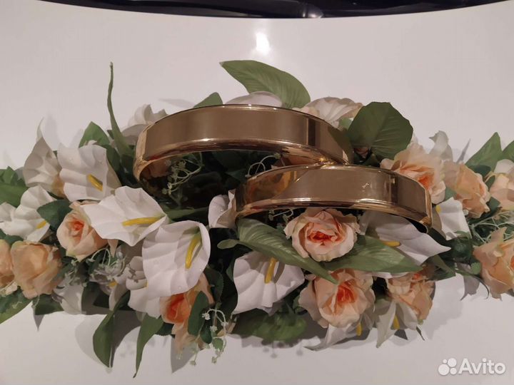 Свадебное украшение на машину