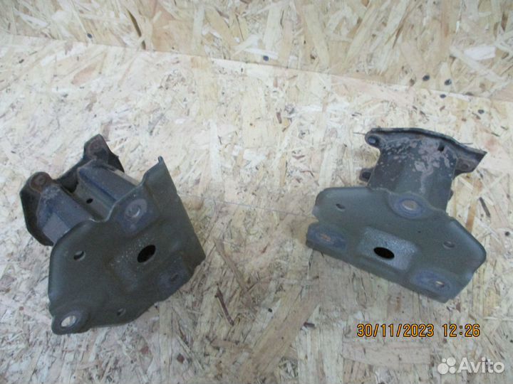 Кронштейн усилителя бампера Тойота Королла 150