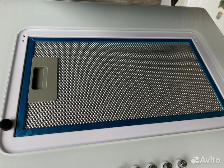 Продаю вытяжку б/у в отличном состоянии