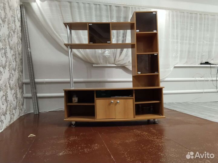 Полка под телевизор