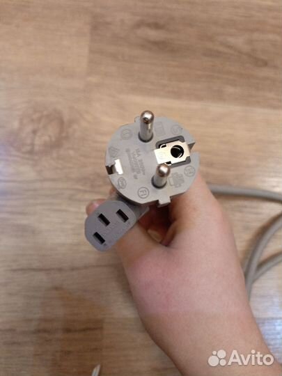 Провода питания для компьютера, интернет провода