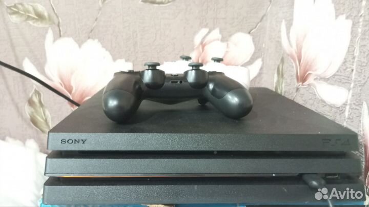 Sony ps4 pro 1tb состояние отличное