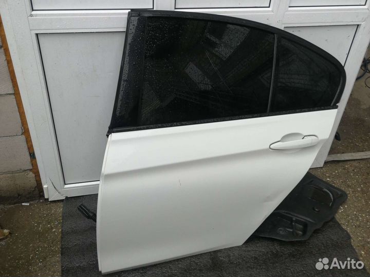 Задняя левая дверь BMW 5-series F10