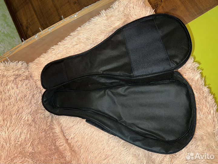 Укулеле с чехлом