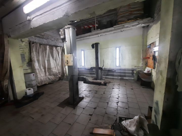 Гараж, > 30 м²