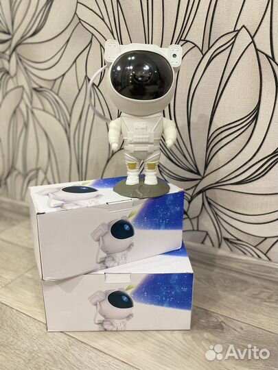 Ночник проектор космонавт