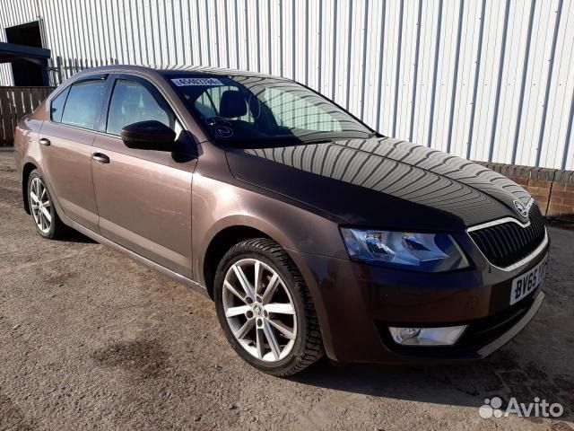 Стекло двери задней левой Skoda Octavia A7