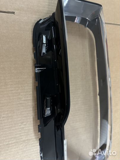 Стекла фар на Geely Monjaro