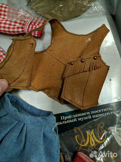 Наряд на куклу Тоннер