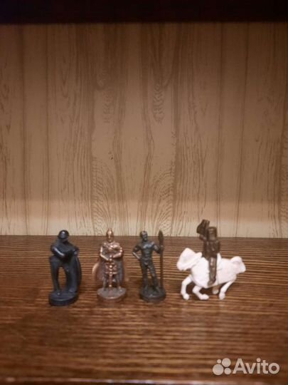 Модель воина медь, из киндер сюрприза