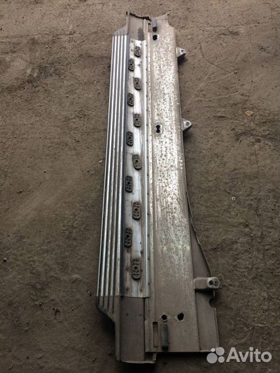 Порог правый Volkswagen Touareg