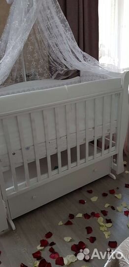 Комплект бортиков в кроватку с балдахином